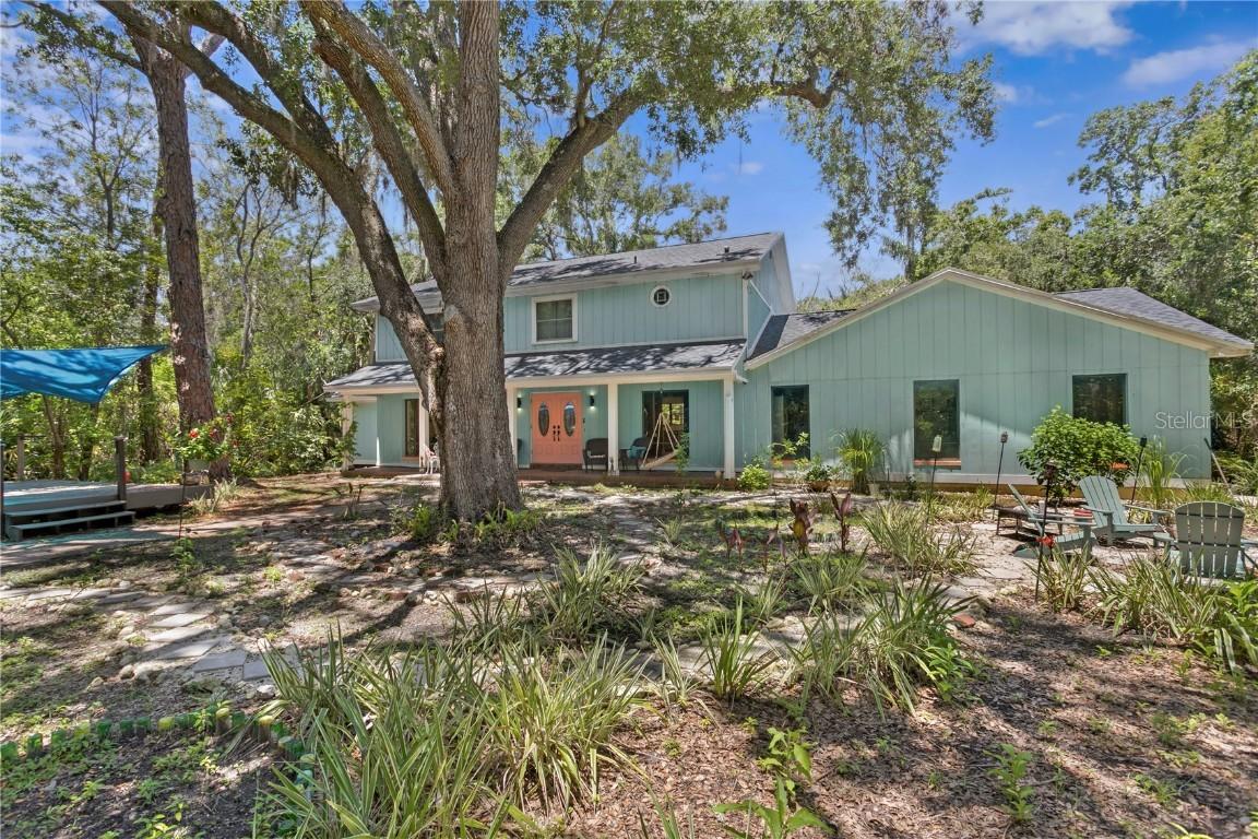 716 Hickory Dr., Dunedin, FL 34698