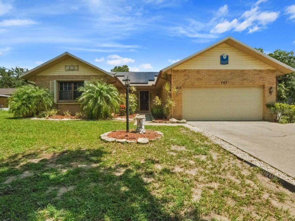 707 Cambridge Way, Lake Wales, FL 33853
