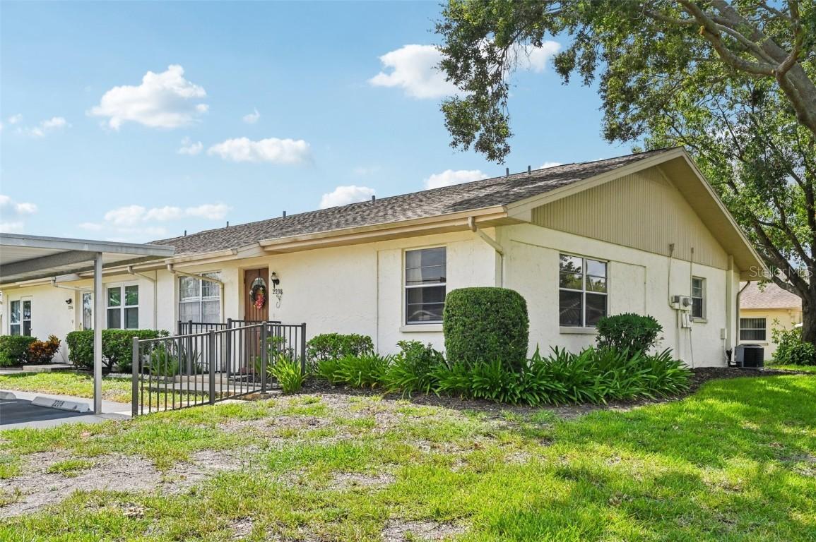 2208 Grenadier Dr., Sun City Center, FL 33573
