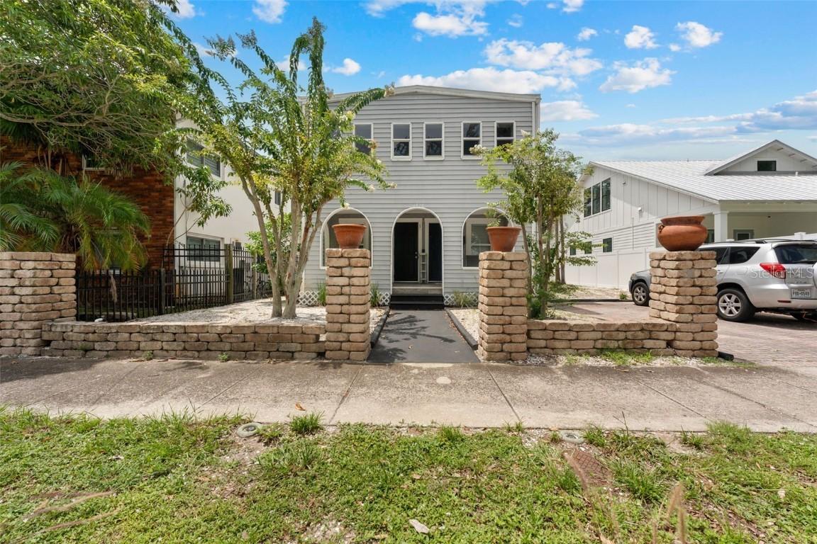 1326 17th Ter., St Petersburg, FL 33704