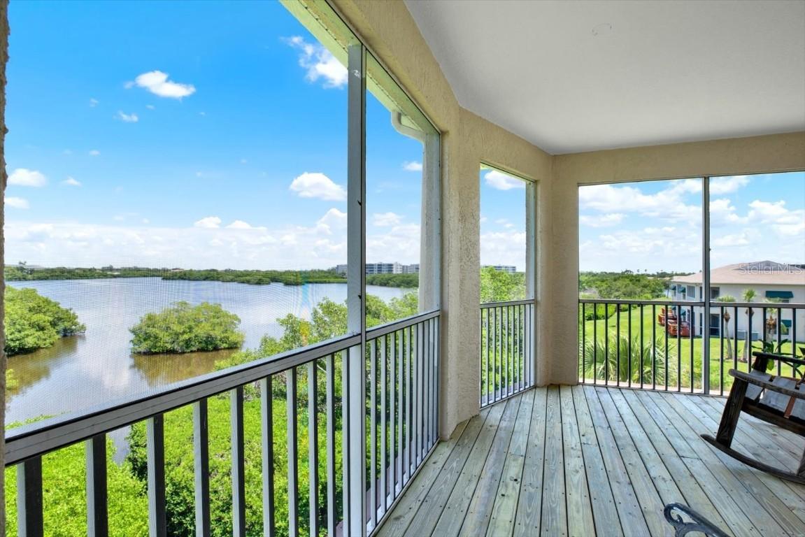 6565 99th Way #21D, Seminole, FL 33708