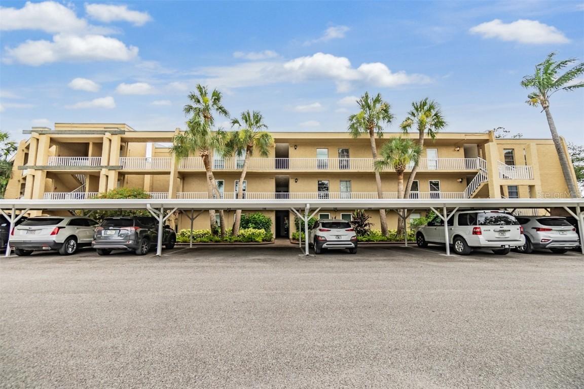 225 Country Club Dr. #E246, Largo, FL 33771