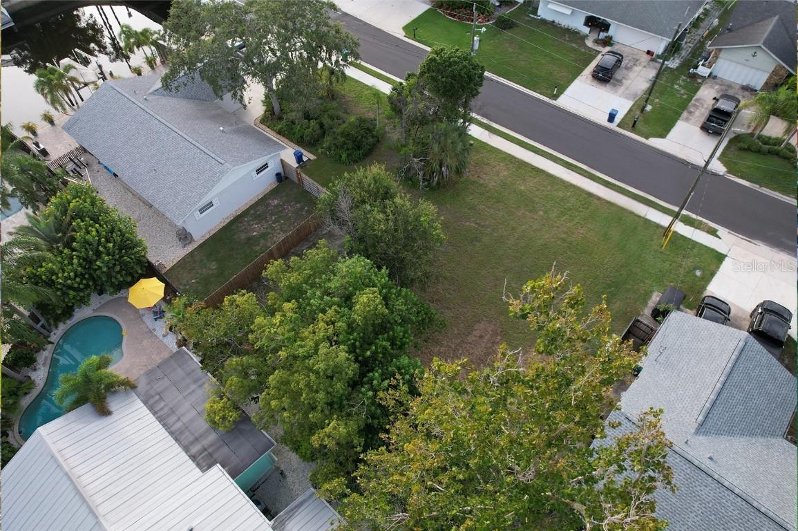 404 Crosswinds Dr., Palm Harbor, FL 34683