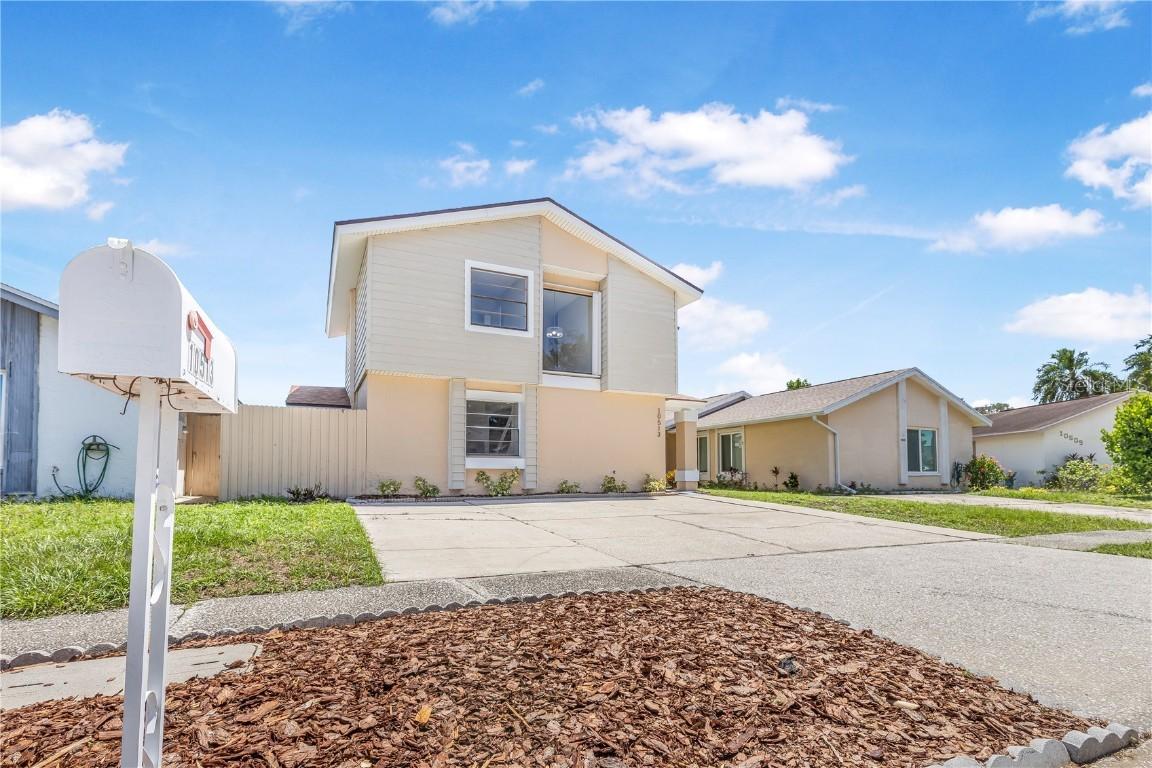10513 Parkcrest Dr., Tampa, FL 33624