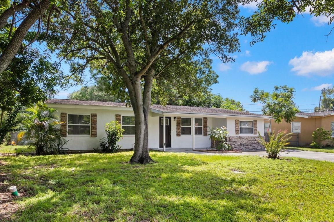 127 Emerald Ln., Largo, FL 33771
