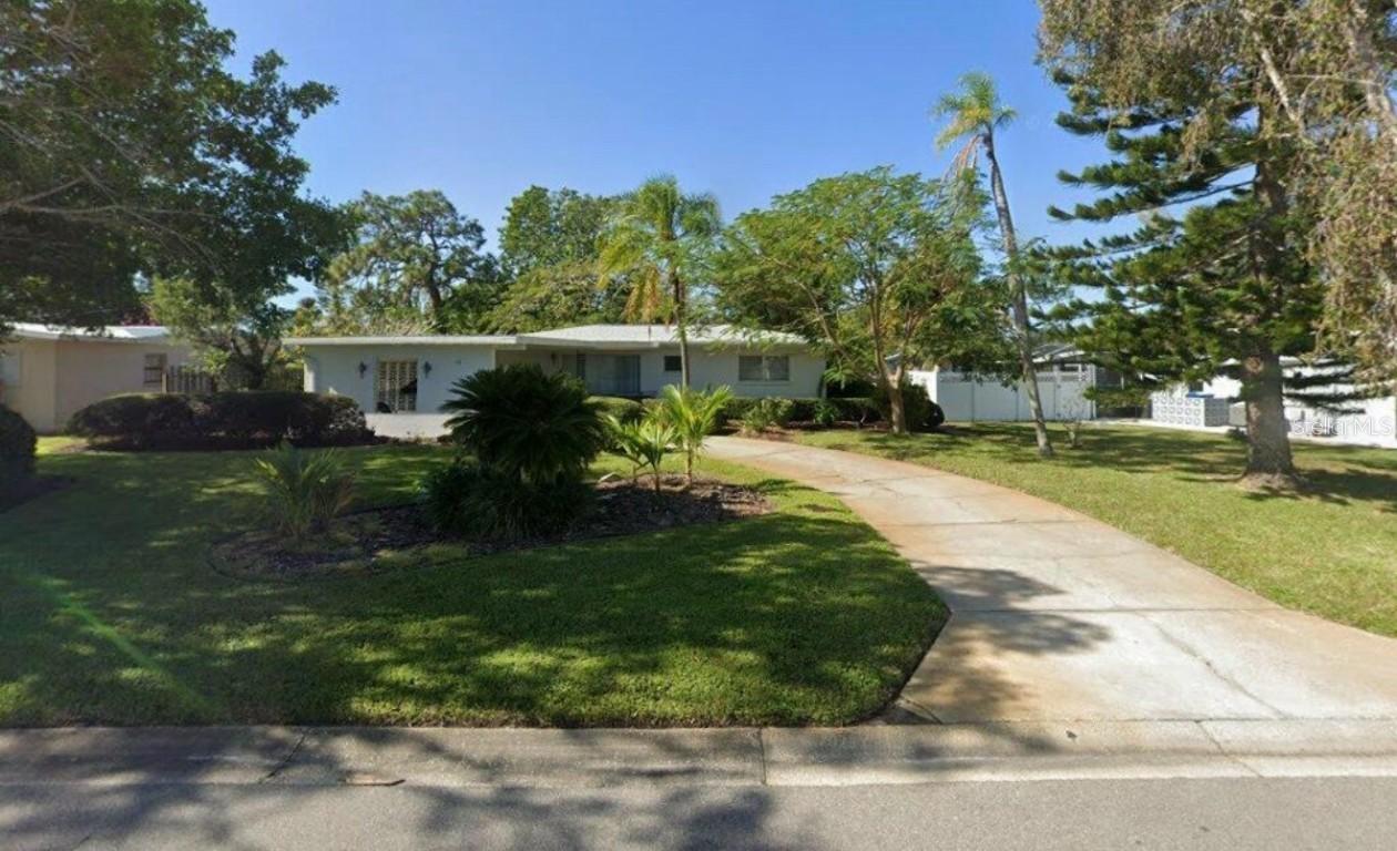 112 62nd St., Bradenton, FL 34209