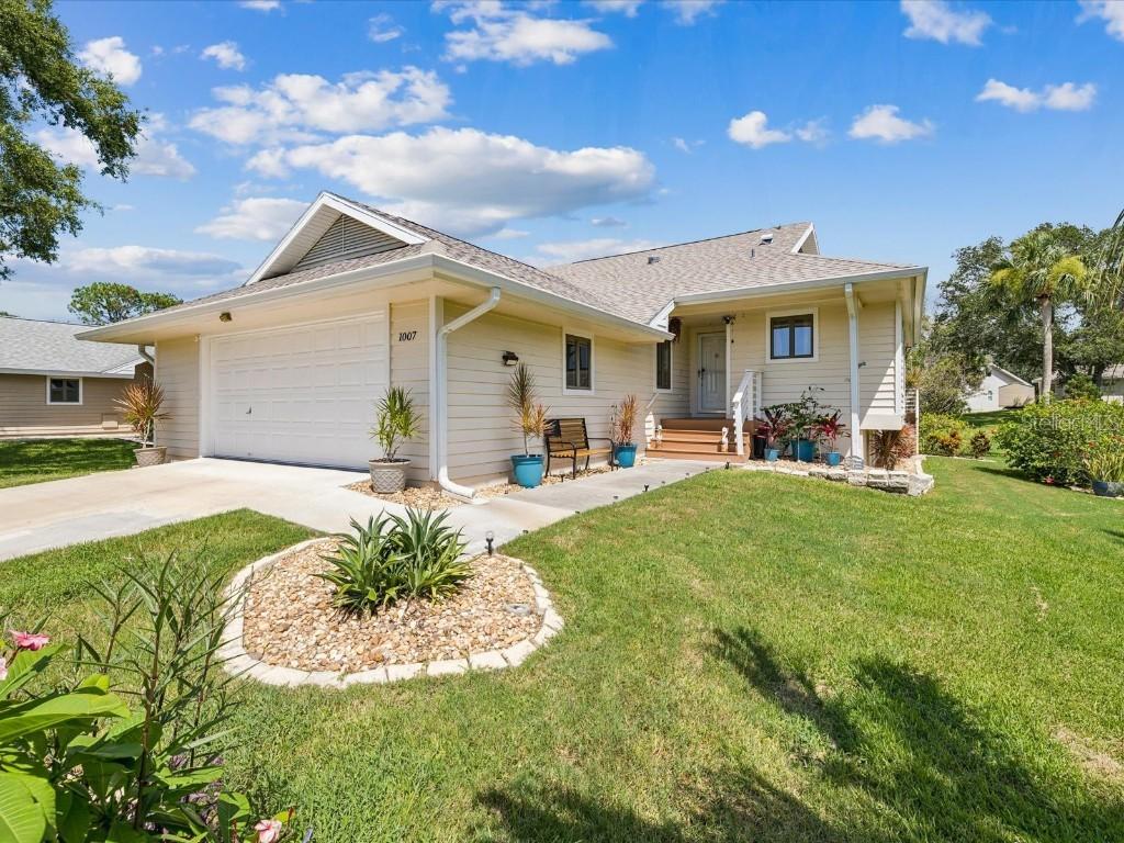 1007 Lake Avoca Dr., Tarpon Springs, FL 34689