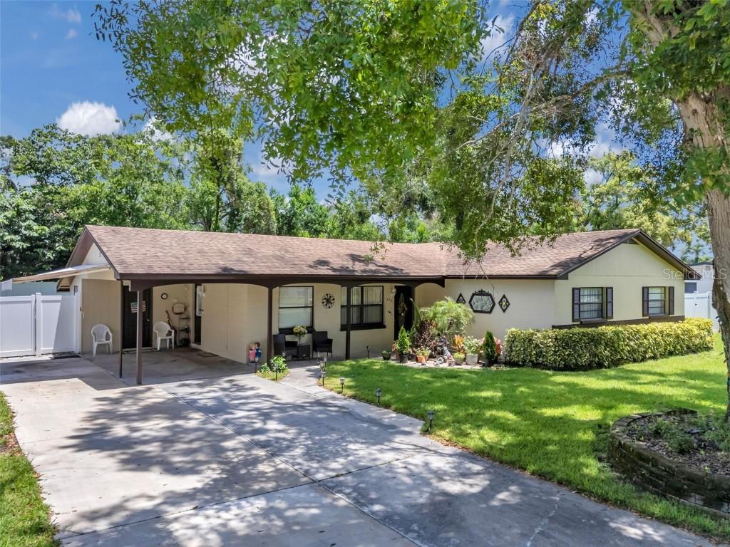 2521 Krueger Ln., Tampa, FL 33618