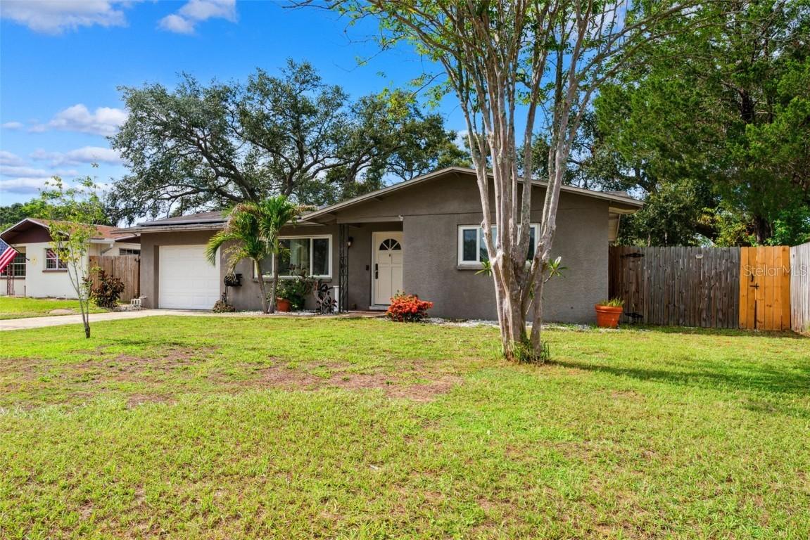 11115 101st Ave., Seminole, FL 33772