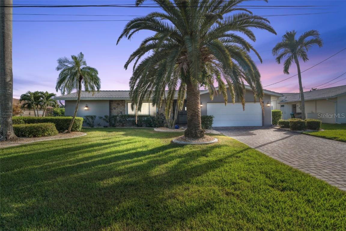 1904 SE 37th St., Cape Coral, FL 33904