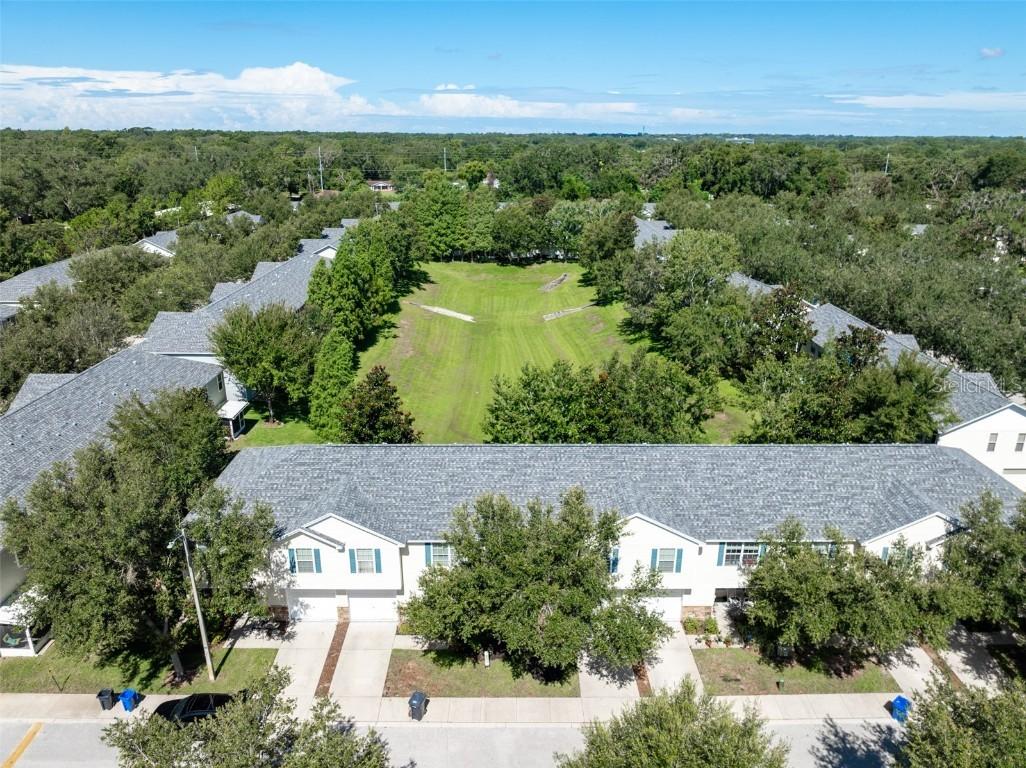 212 Woodknoll Pl., Valrico, FL 33594