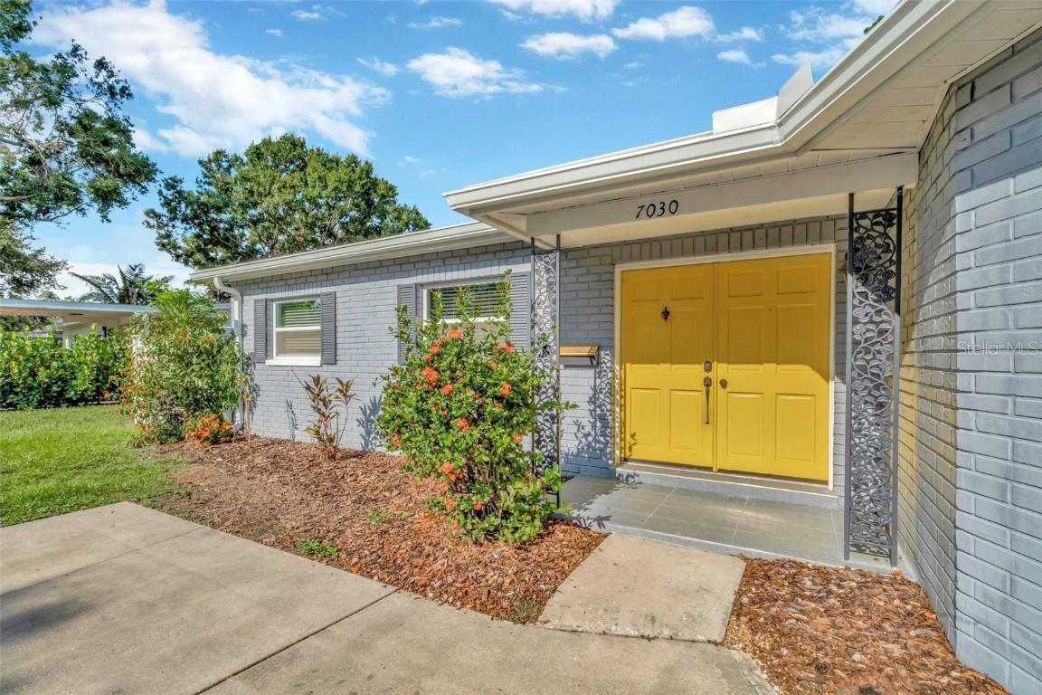 7030 19th Way, St Petersburg, FL 33702