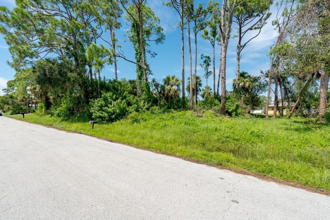 20284 Emerald Ave., Port Charlotte, FL 33952