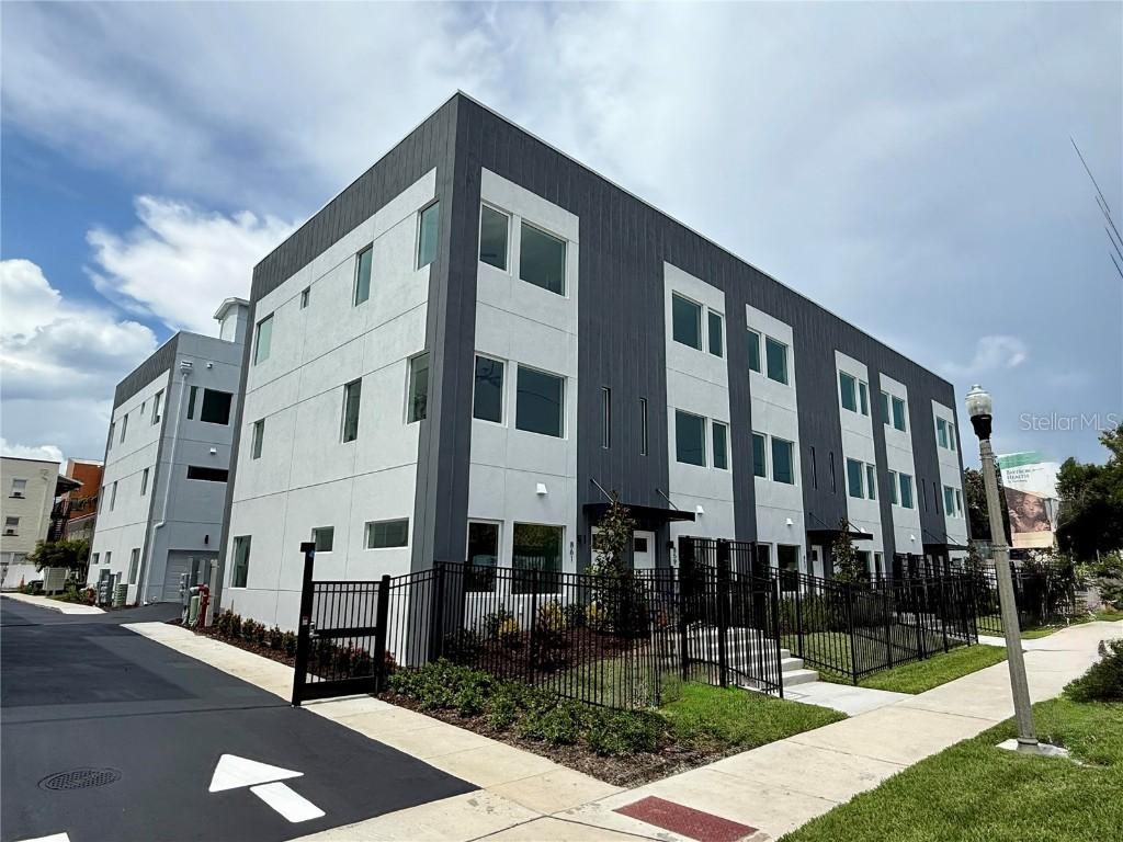 861 6th Ave., St Petersburg, FL 33701