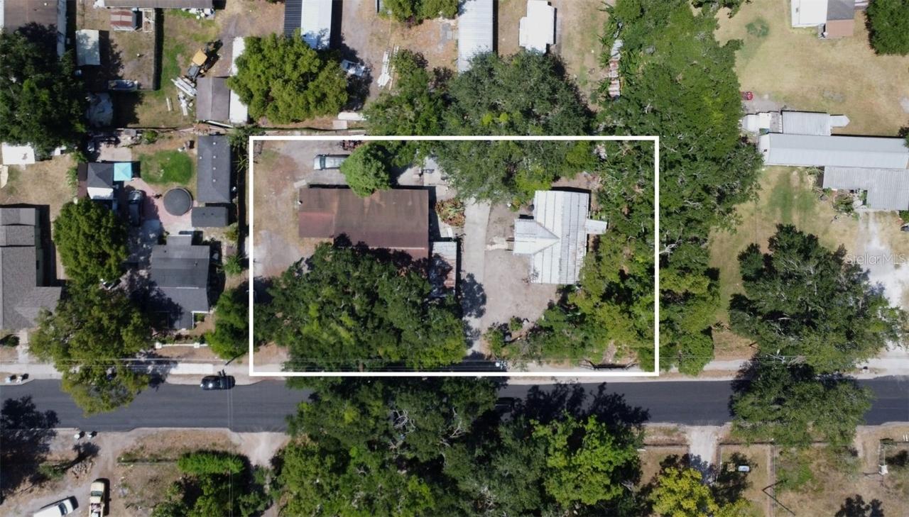 14210 Downing St., Dover, FL 33527