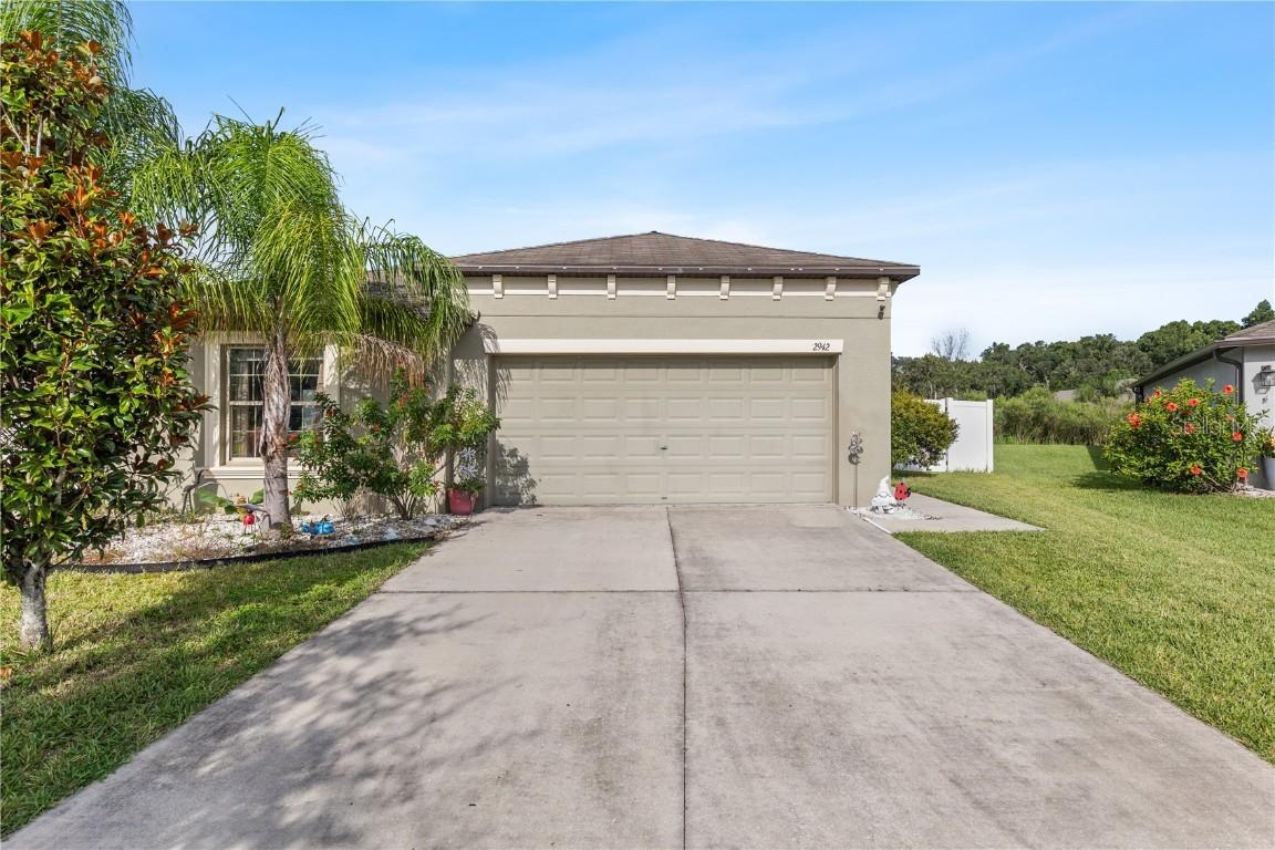 2942 Moulden Hollow Dr., Zephyrhills, FL 33540
