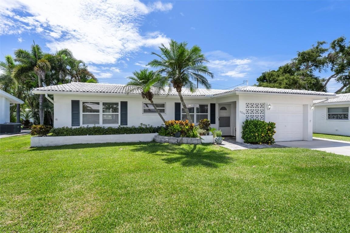 9244 142nd St., Seminole, FL 33776