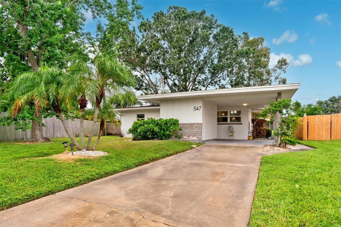 547 Trade Winds Dr., Dunedin, FL 34698