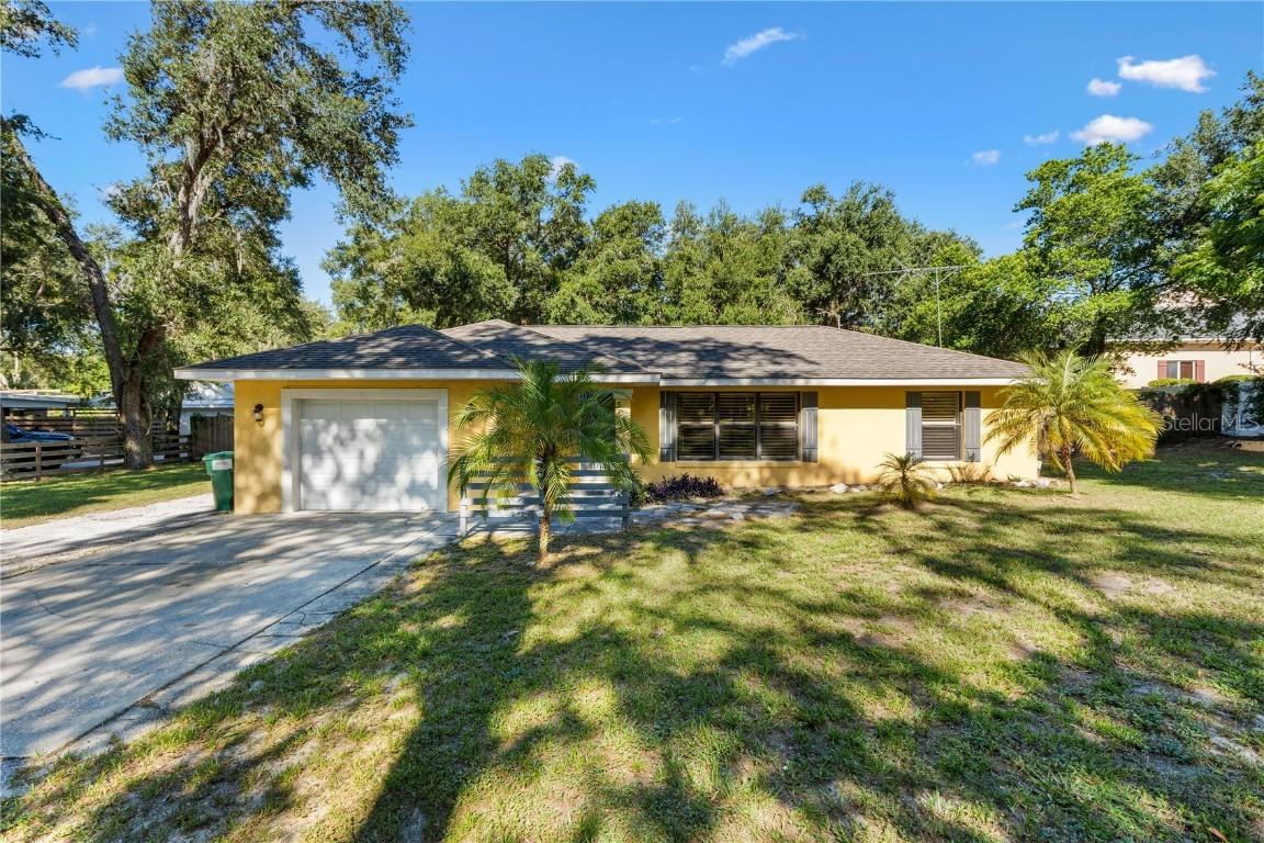 308 N Valley Rd., Fruitland Park, FL 34731