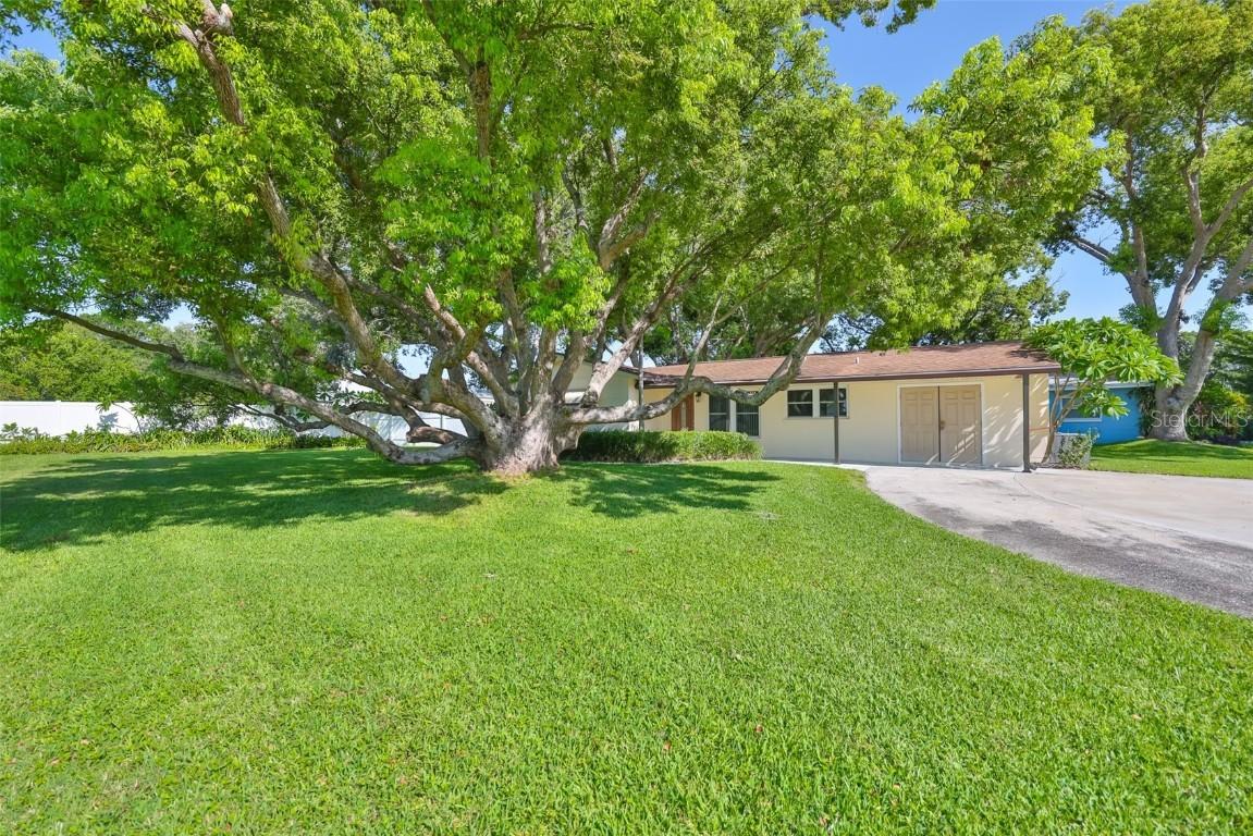 1511 4th St., Largo, FL 33770
