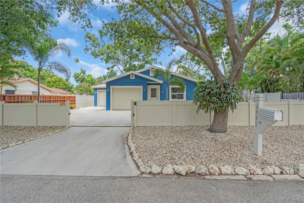 1775 8th St., Sarasota, FL 34236