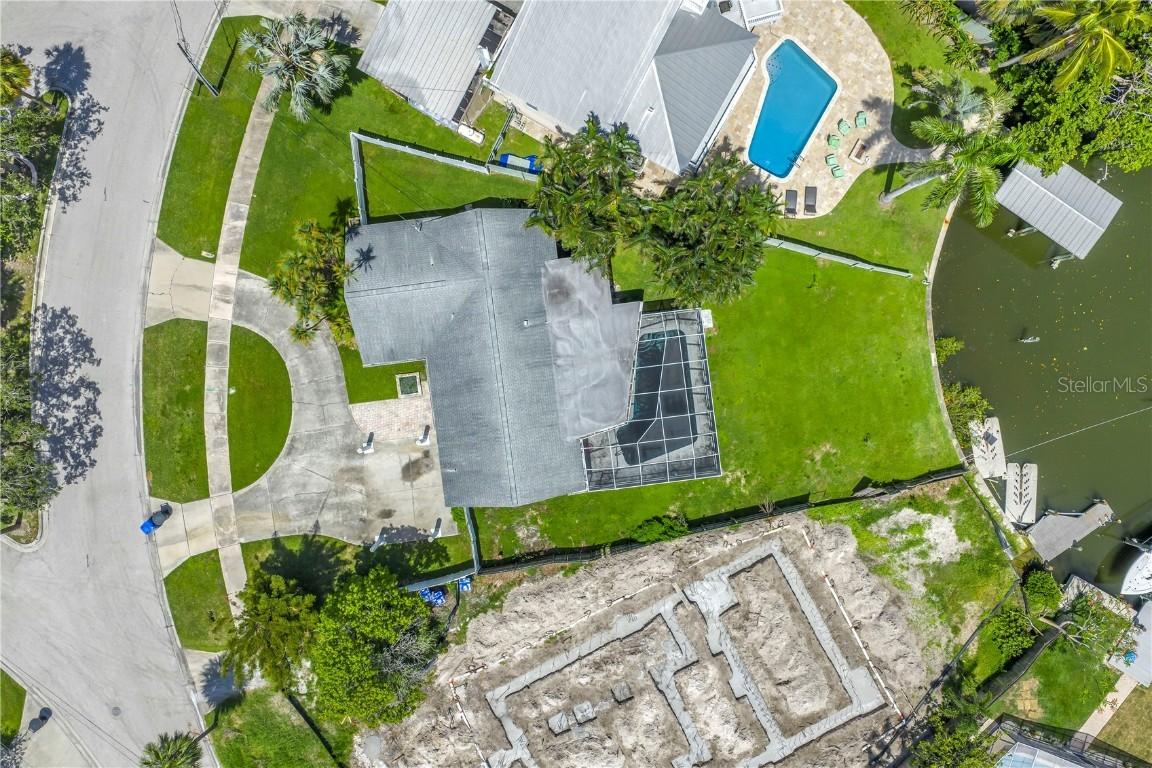 1900 Arrowhead Dr., St Petersburg, FL 33703