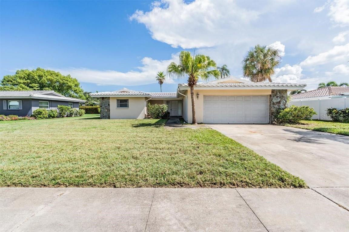 13641 Pleasant Dr., Largo, FL 33774