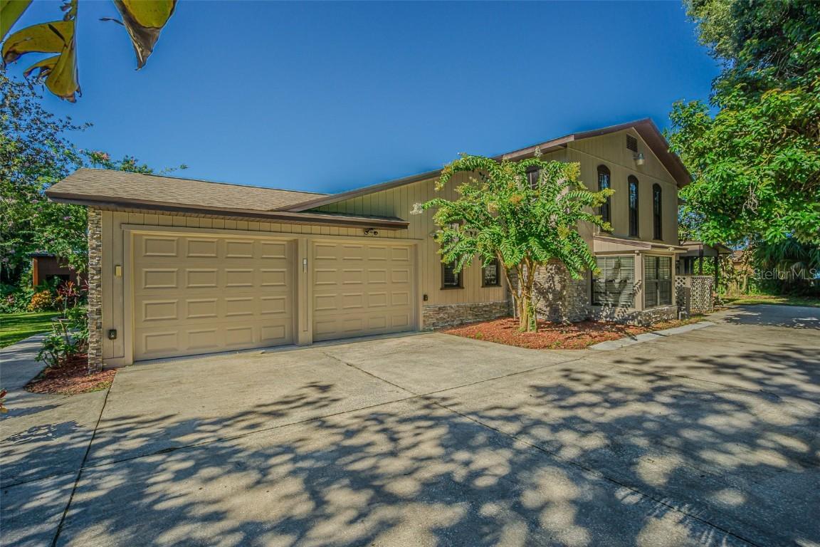 2903 Oak Crest Dr., Plant City, FL 33565