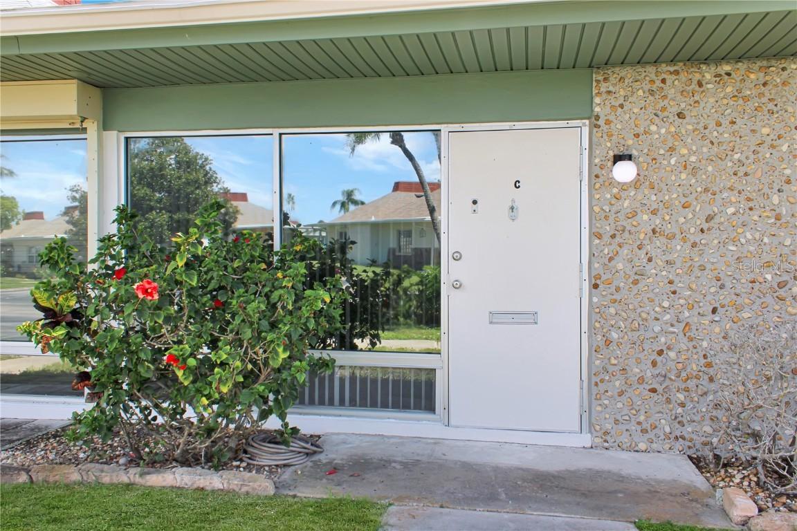 4333 Tahitian Gardens Cir. #C, Holiday, FL 34691
