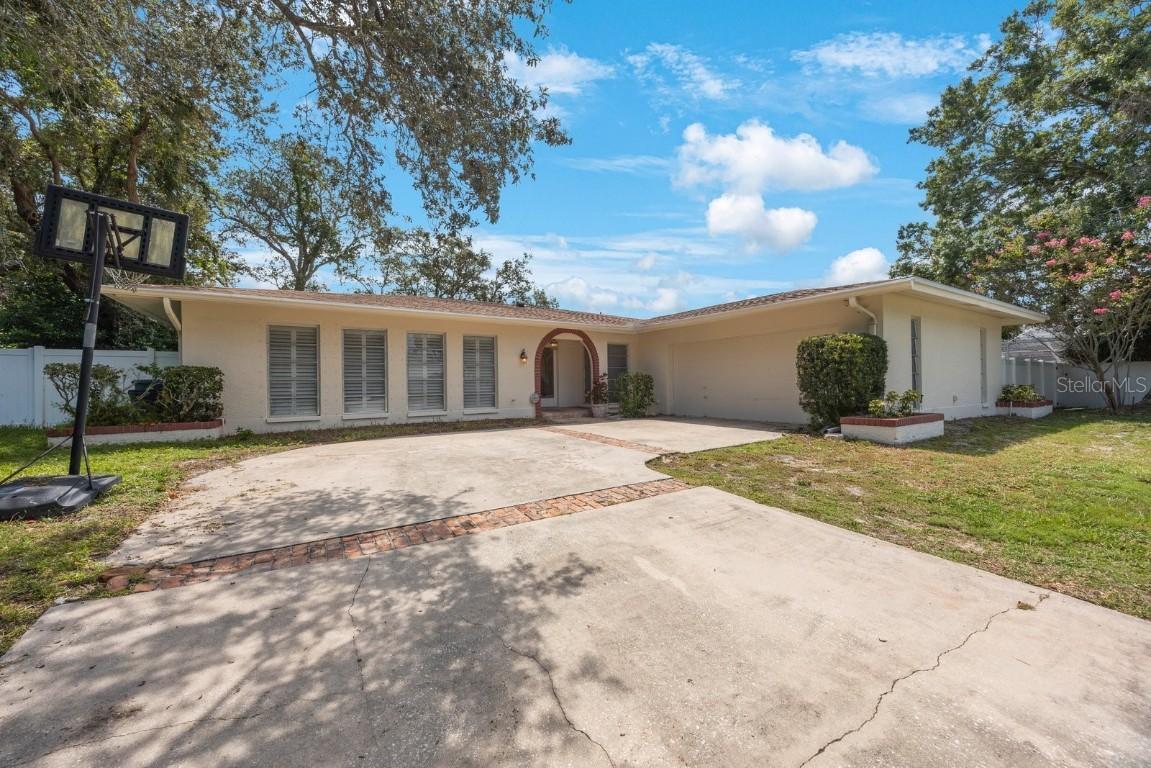 1655 Sheffield Dr., Clearwater, FL 33764