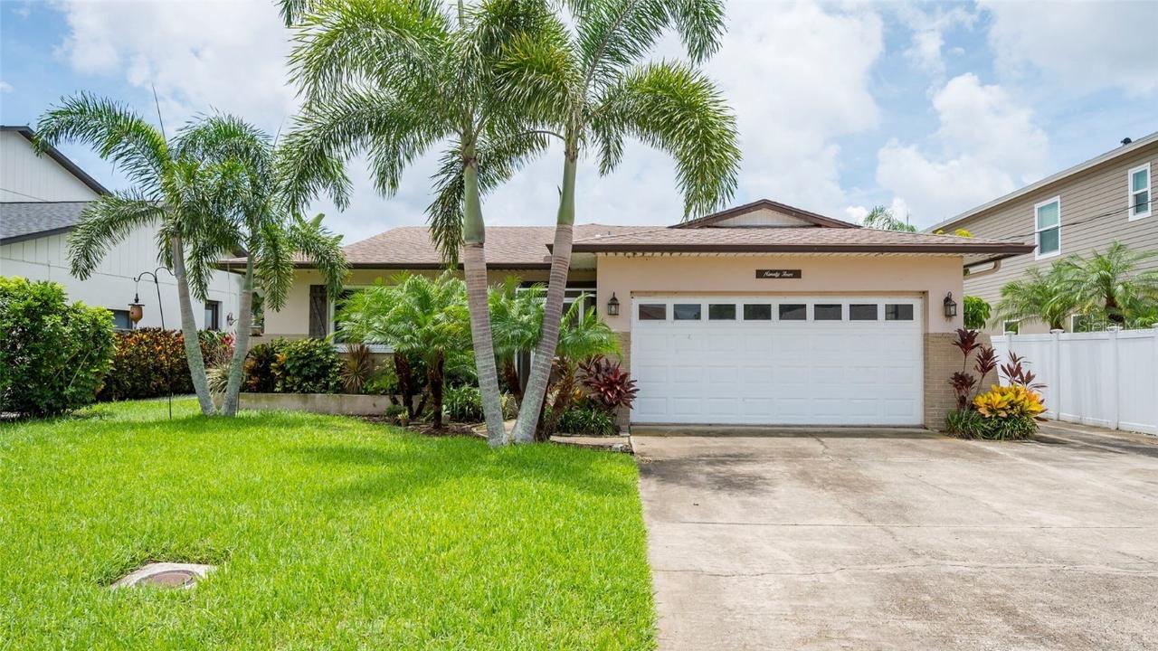 94 S Canal Dr., Palm Harbor, FL 34684