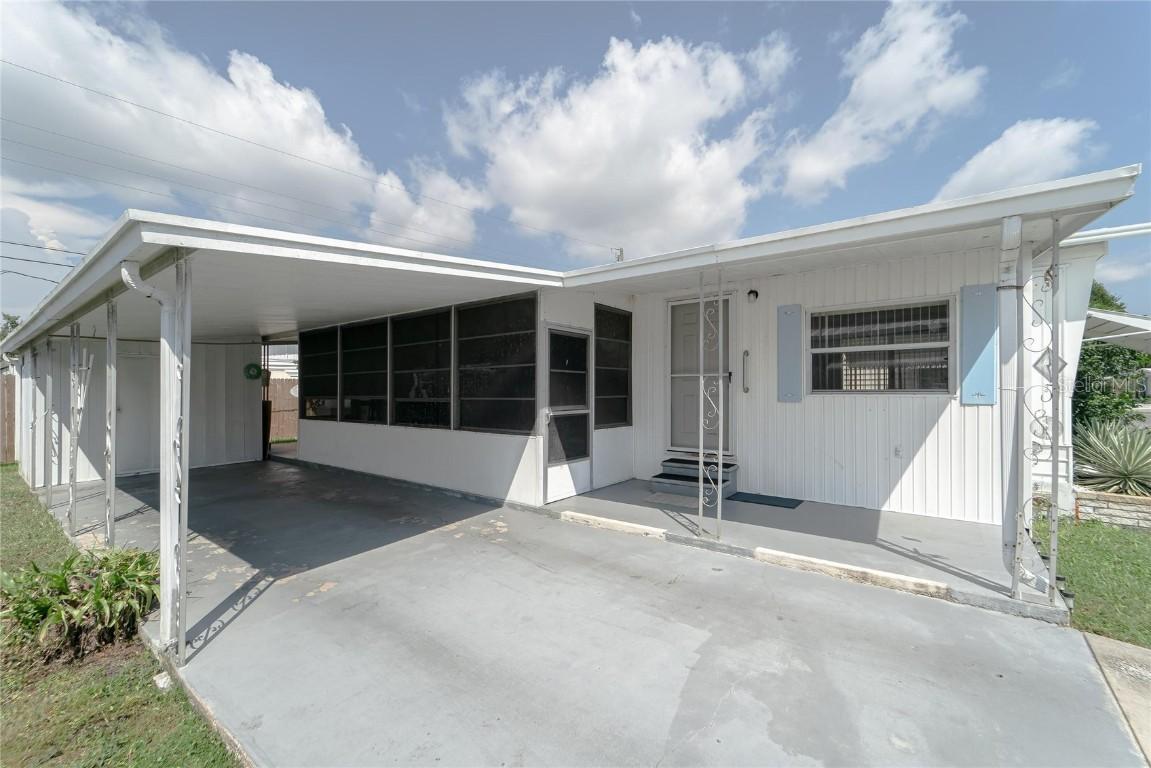 519 51st Avenue Plz., Bradenton, FL 34207