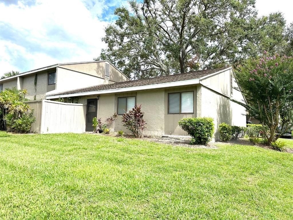 8002 Hibiscus Dr., Temple Terrace, FL 33637