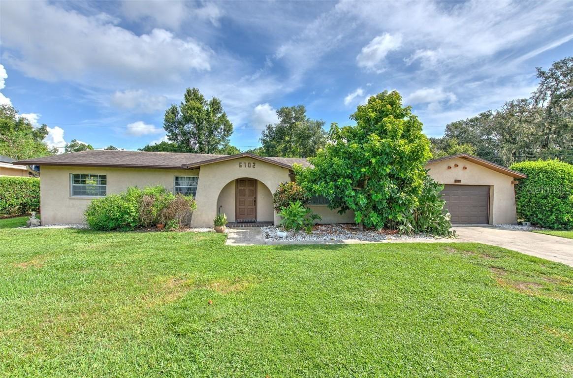 6102 Lawnwood Pl., Dover, FL 33527