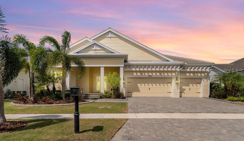 708 Manns Harbor Dr., Apollo Beach, FL 33572