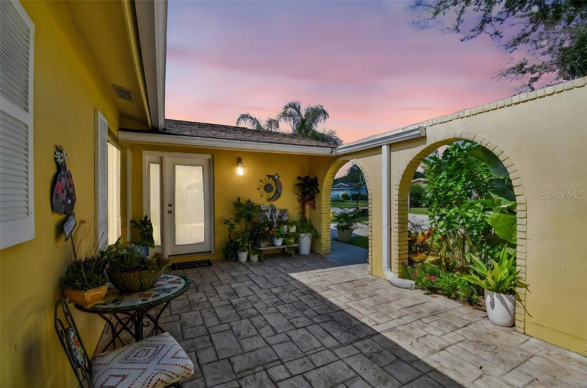 1437 Cottonwood Ter., Dunedin, FL 34698