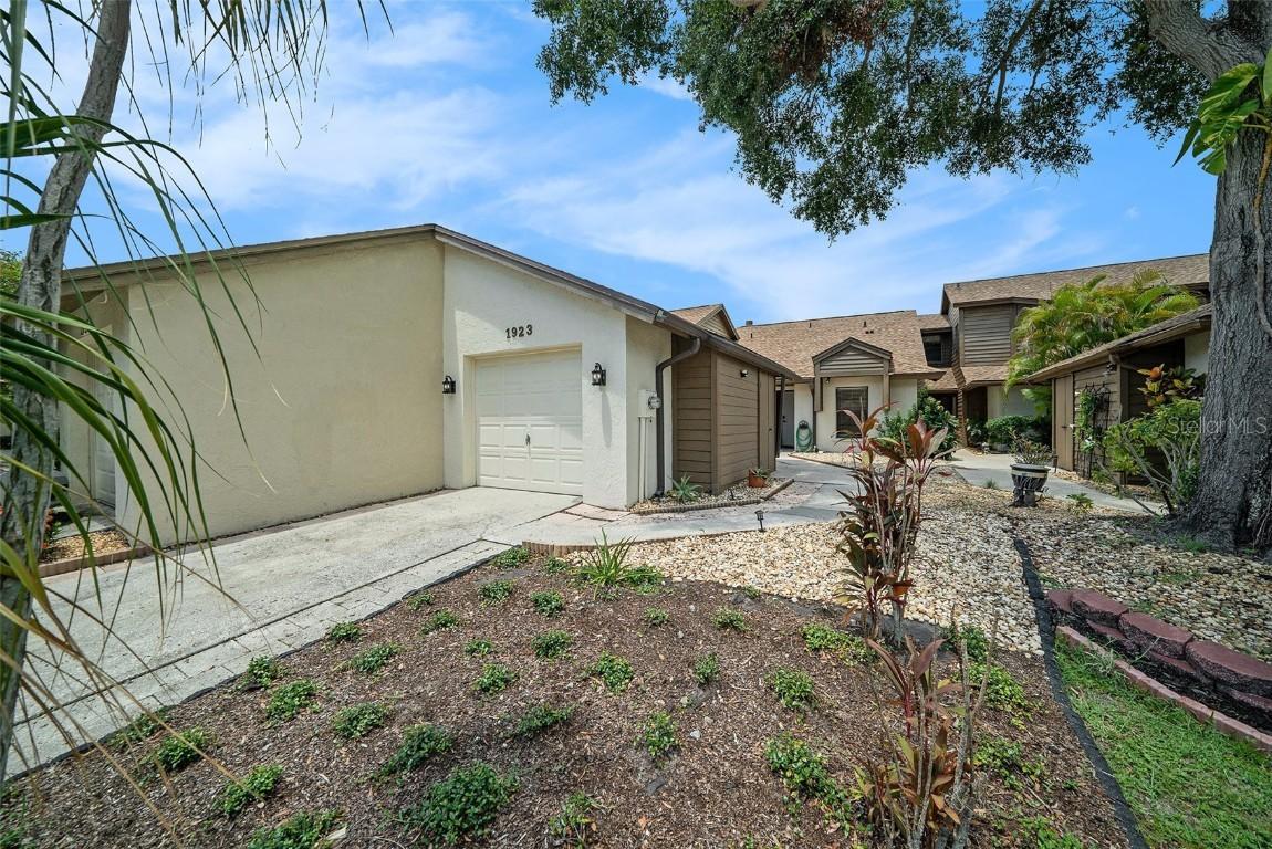 1923 Bayshore Ct., Safety Harbor, FL 34695