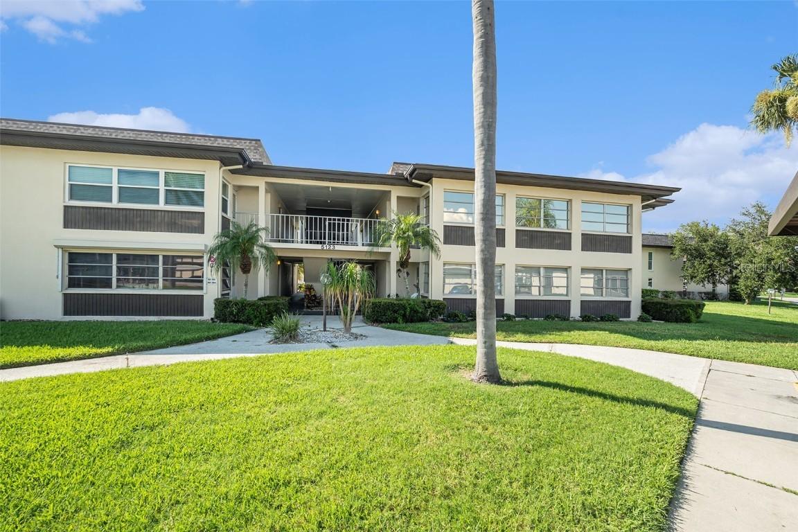 5123 Topaz Ln. #202, New Port Richey, FL 34652