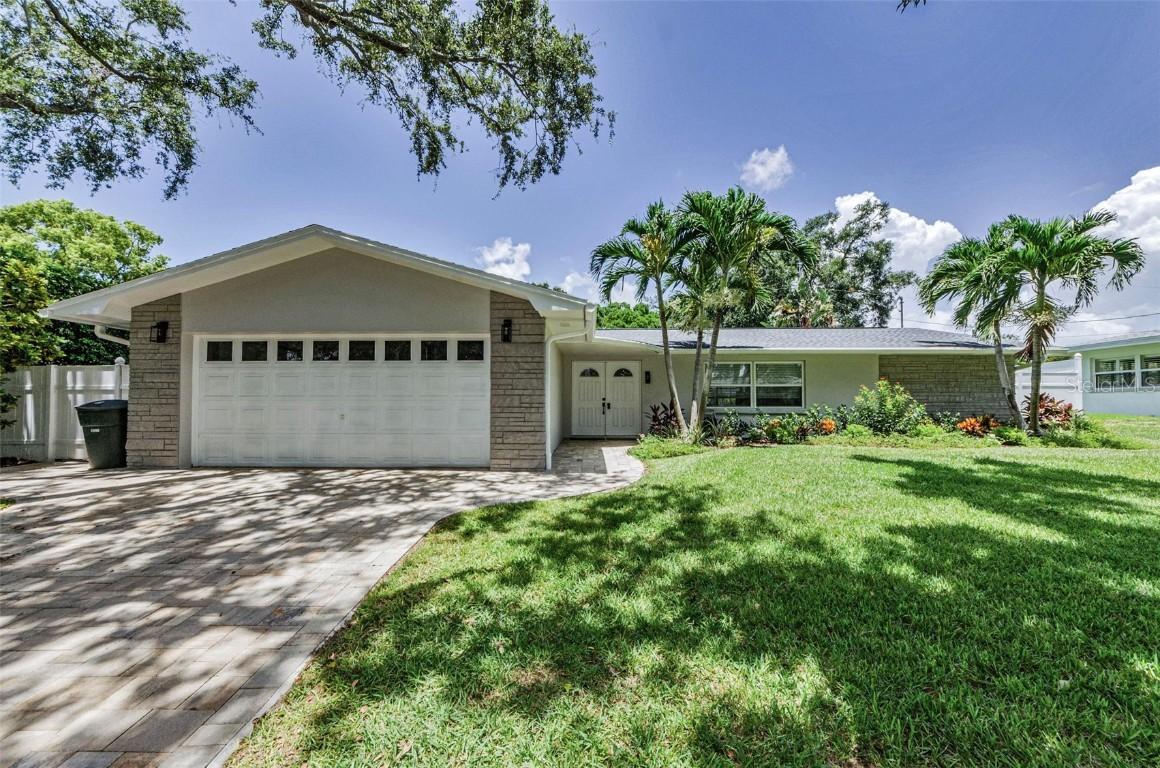 1180 Nelson St., Dunedin, FL 34698