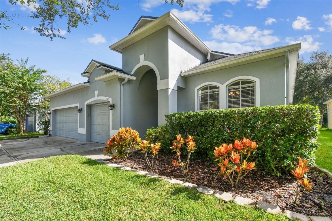 19215 Meadow Pine Dr., Tampa, FL 33647