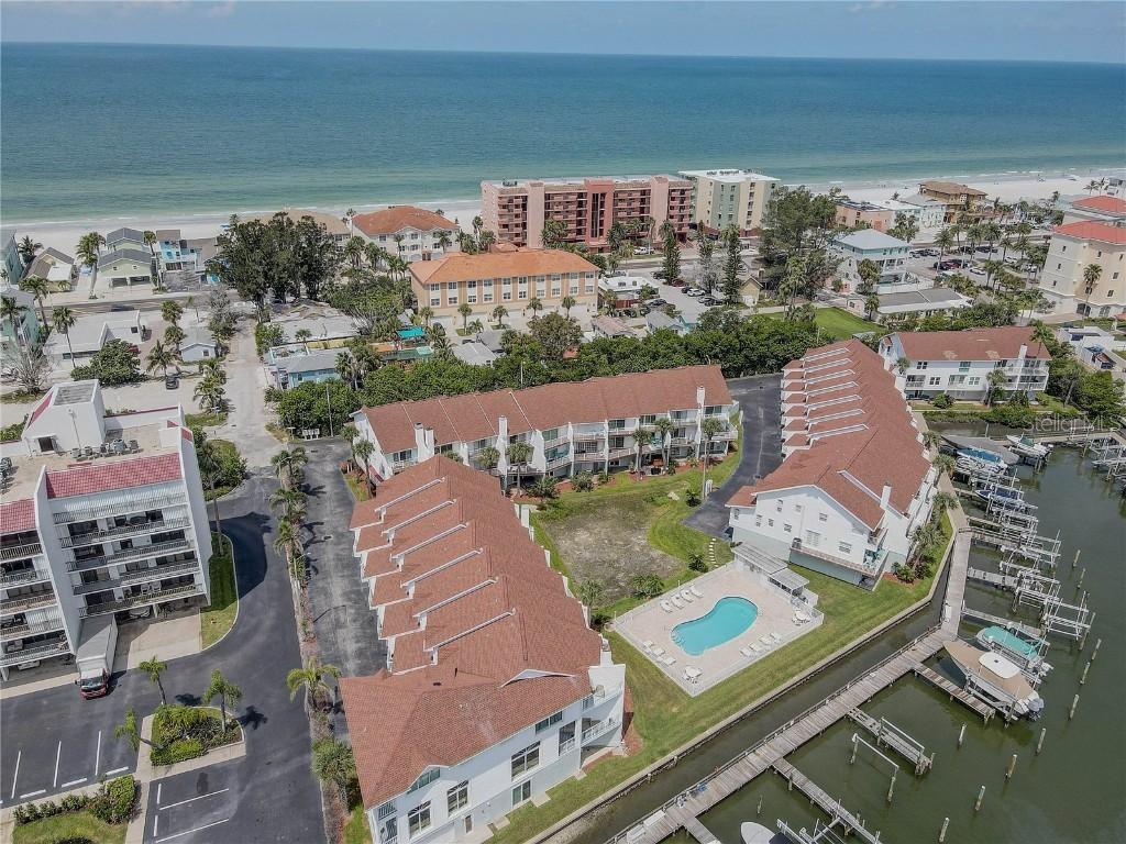 19201 Vista Ln. #D7, Indian Shores, FL 33785
