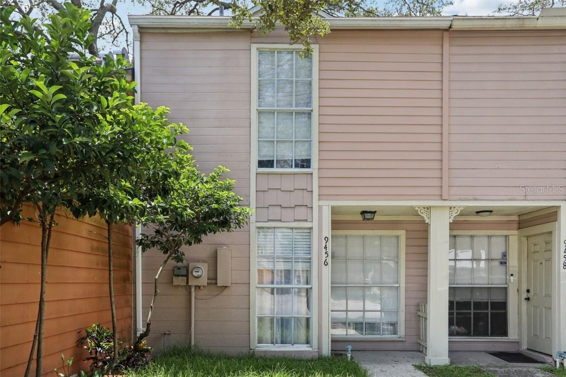 9456 Forest Hills Cir., Tampa, FL 33612