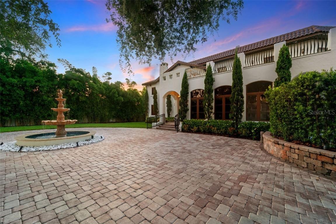 4555 W Swann Ave., Tampa, FL 33609
