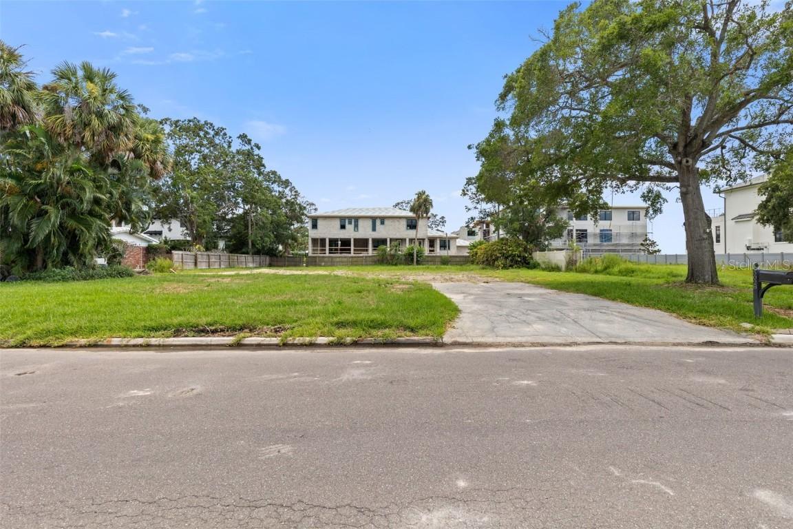 5028 W Longfellow Ave., Tampa, FL 33629
