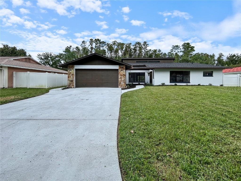 4545 Debbie Ln., Lutz, FL 33559