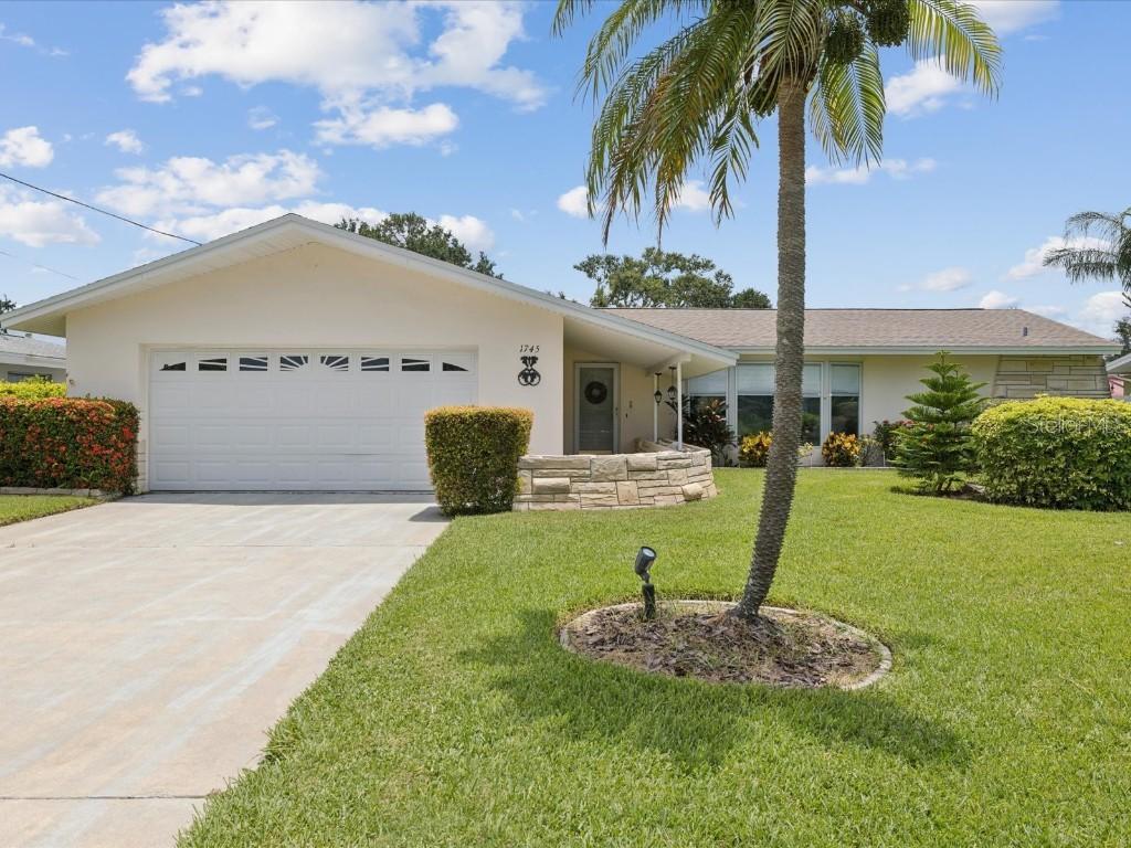 1745 Harbor Cir., Largo, FL 33770