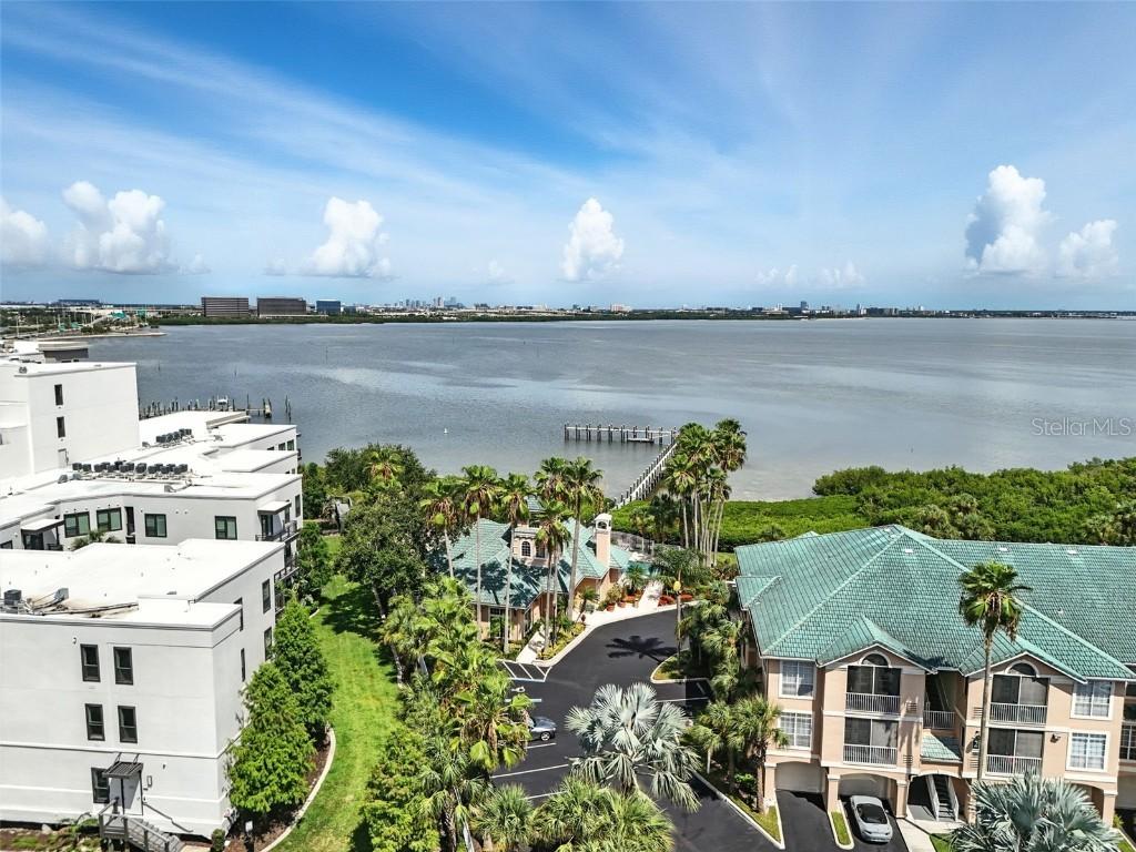 1103 Bay Club Cir., Tampa, FL 33607