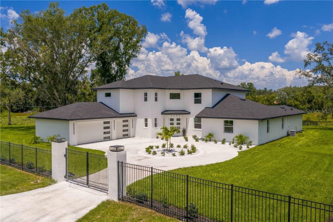 2202 Newberger Rd., Lutz, FL 33549