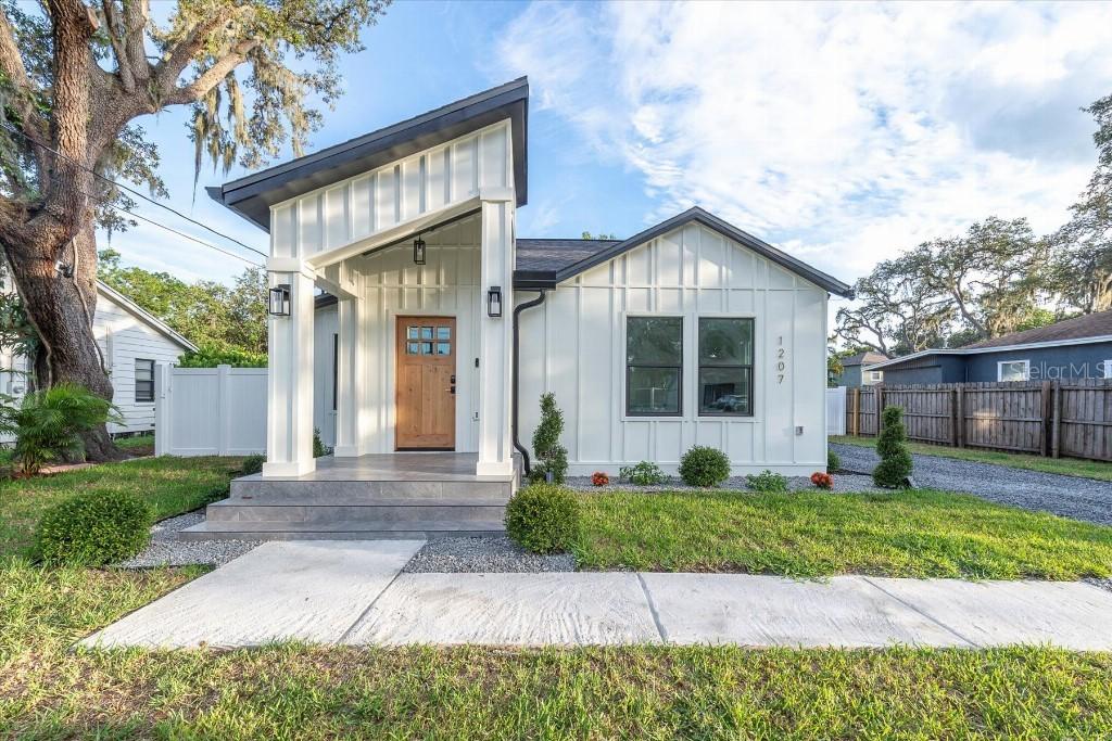 1207 E Caracas St., Tampa, FL 33603