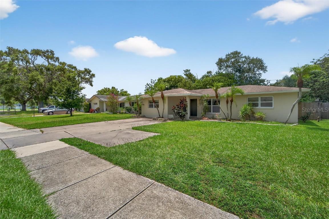 2186 Greenbriar Blvd., Clearwater, FL 33763